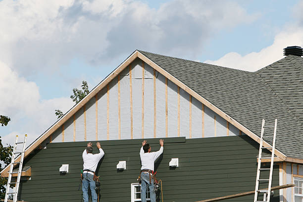 Professional Siding Replacement technician working in Barboursville, VA